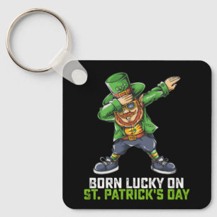 Llavero Nacido con Suerte el Día de San Patricio Cumpleaño