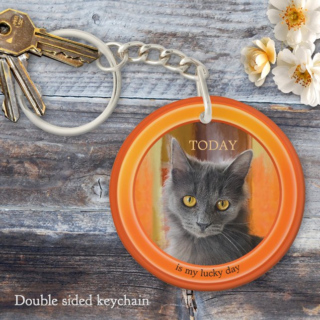 Llavero Naranja caprichoso foto cadena de gatos (Keychain featuring your custom cat (or other) photo framed by an eye catching orange design)