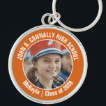 Llavero Naranja marcha banda de fotos espíritu de escuela<br><div class="desc">Esta genial foto personalizada de la banda de marchas de la escuela secundaria muestra tipografía blanca de su equipo y nombre del jugador en una cadena de claves de brag naranja para los padres. Personalice con la fotografía de su estudiante y el año de clase como un padre orgulloso. Una...</div>