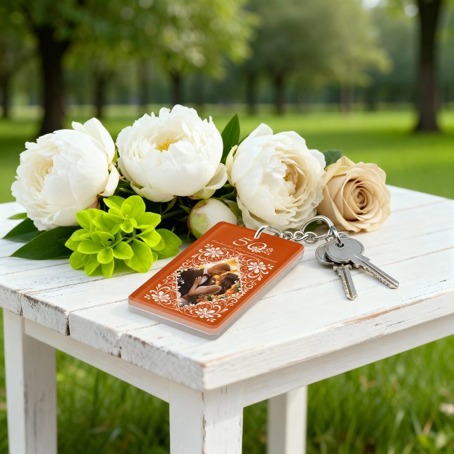 Llavero Naranja quemado 50º aniversario de la cadena de fo (Subido por el creador)