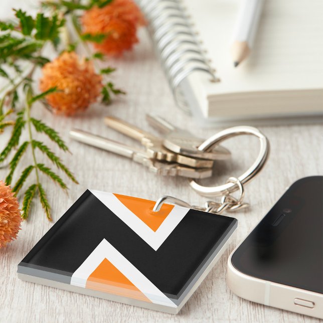 Llavero Naranja Y Letra Negra N Keychain (Subido por el creador)