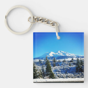 Llavero Nieve de invierno en el Monte Shasta, CA