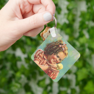 Llavero Niña Vintage con Pollito Bebé, Niño Feliz Sonriend