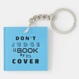 Llavero "No juzgues un libro por su cubierta" Sky Blue
