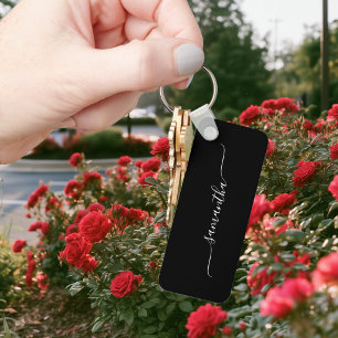 Llavero Nombre con firma de floritura simple en blanco y n