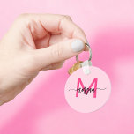 Llavero Nombre del Monograma de Giro de Guión Moderno Cali<br><div class="desc">Mantén tus llaves en estilo con nuestro Hot Pink Modern Script Girly Monograma Keychain! Con un vibrante diseño rosa cálido, esta cadena de claves se personaliza con tu nombre en un guión moderno de moda para un toque personalizado y de moda. Perfecto para añadir un poco de encanto a sus...</div>