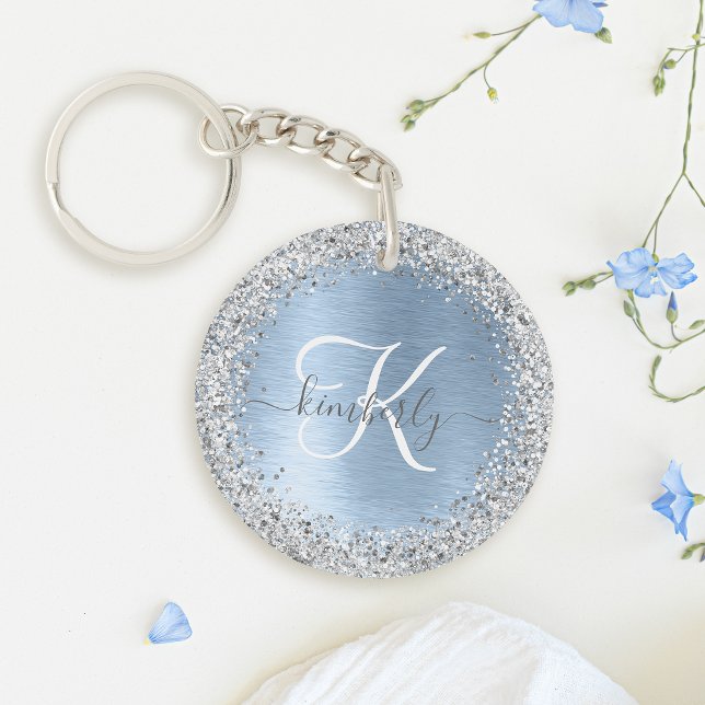 Llavero Nombre del monograma del Purpurina plateado Metali (Add some sparkle to your keys with this blue and silver monogram keychain.)