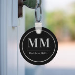 Llavero Nombre minimalista de las iniciales del monograma<br><div class="desc">Fondo negro,  texto gris. Con un marco falso plateado. Personalice y agregue sus iniciales y nombre de monograma. Tanto para él como para ella.</div>