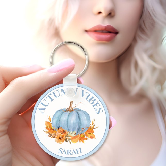 Llavero Nombre personalizado de la caída de la calabaza az (Autumn Vibes Blue Pumpkin Fall Custom Name Keychain)
