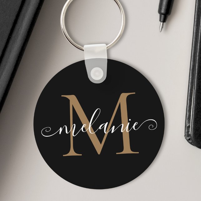 Llavero Nombre personalizado Monograma guión de Moda de Bo (Show off your name and initial in style with this stylish black personalized keychain.)