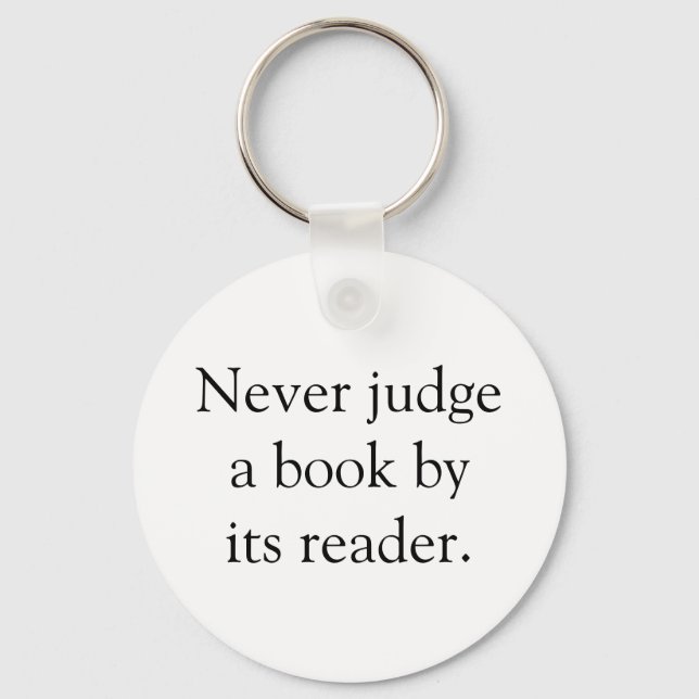 Llavero Nunca juzguen un libro (Anverso)