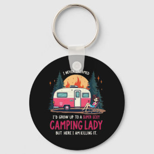 Llavero Nunca soñé Super Y Camping Lady matándolo afuera