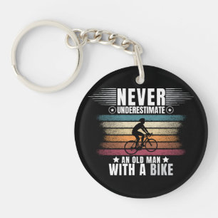 Llavero Nunca Subestimes a un Hombre Mayor en una Biciclet