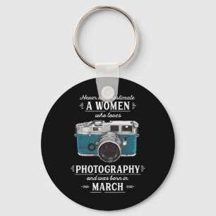 Llavero Nunca Subestimes A Una Mujer Que Ama La Fotografía