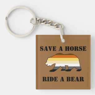 Llavero Orgullo de oso gay salva un caballo monta un oso