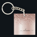 Llavero Oro Rosa - Nombre Metalizado del monograma del Pur<br><div class="desc">Oro Rosa - Purpurina de espuma metálica de Relieve metalizado de imitación rosada de Rubor Cepillado de la cadena de nombres de monograma Metalizado. Esto hace que el dulce perfecto cumpleaños 16, boda, ducha de novia, aniversario, ducha de bebé o fiesta de soltera sea regalo para alguien que ama el...</div>