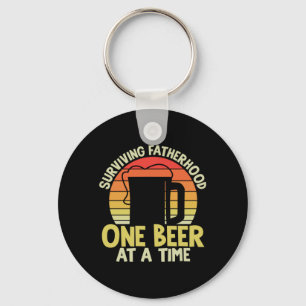 Llavero Papi Regalo Sobrevivir a la paternidad Una Cerveza