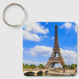 Llavero París, la Torre Eiffel y el río Sena, Francia.