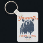 Llavero Parque nacional Yosemite Grizzly Bear California<br><div class="desc">¿Listo para embarcarse en su próxima aventura al aire libre? Esta camiseta del Parque Nacional Yosemite es una elección perfecta. Con un audaz oso negro y pintoresco paisaje forestal, esta camisa le inspirará a explorar y abrazar la naturaleza. Descansa tu explorador interior y no te pierdas esta oportunidad de llevar...</div>