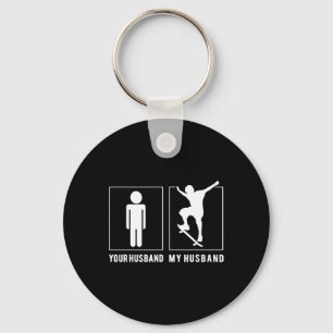 Llavero Patineta - Tu Husnd - My Husnd Camisetas 