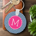 Llavero Patrón Chevron con monograma - Magenta de la Marin<br><div class="desc">Un diseño popular con un área para añadir sus iniciales. Colores y patrones de moda para tu teléfono. Si necesita ajustar los monogramas,  pulse sobre el botón personalizar y realice cambios.</div>