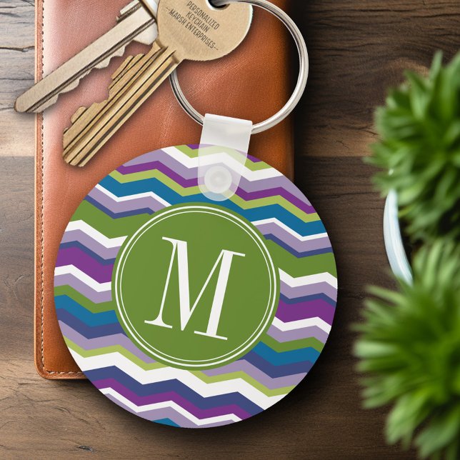 Llavero Patrón de cheurón verde y púrpura con monograma (Personalized Keychain - Add Name or Monogram)