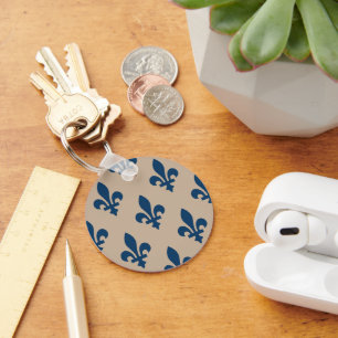 Llavero Patrón Fleur de Lis, azul francés real en crema