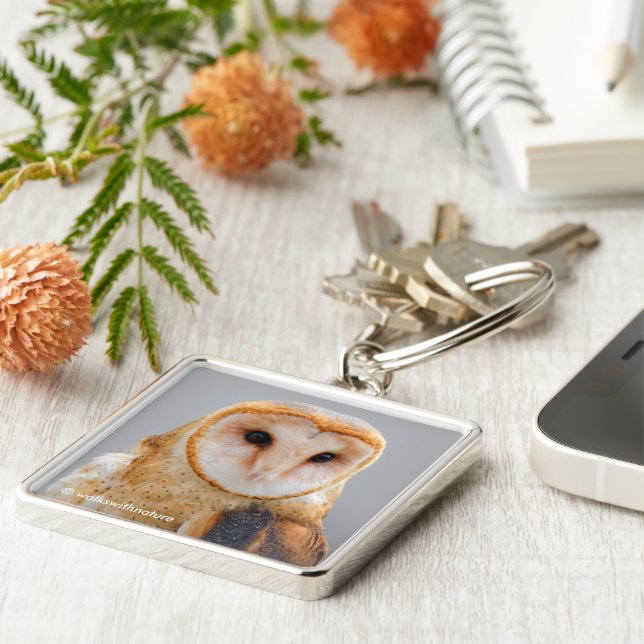 Llavero Perfil vívido de una lechuza serena (Lado)