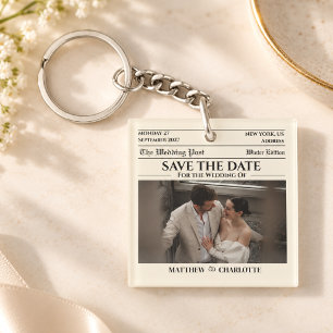 Llavero Periódico Save the Date Boda Marfil