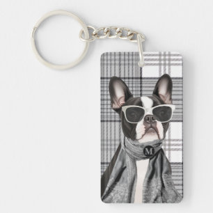 Llavero Perro Boston Terrier Elegante y Monograma a Cuadro