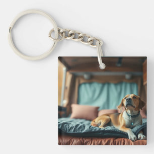 Llavero Perro en cama