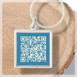Llavero Personalizable Código QR Azul Keychain<br><div class="desc">Diseño de cadena de claves de código QR escaneable. En un polvoriento tono azul. Para uso comercial,  corporativo o personal. Añade tu dirección de sitio web,  cuenta de redes sociales o enlace de venmo,  paypal o cashapp. Listo para el personalizar enlazando su URL usando el botón de personalización.</div>