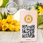 Llavero Personalizado Código QR Logo Texto Elegante Rubor<br><div class="desc">Cargue un logotipo y código QR, agregue texto y cree fácilmente su cadena de claves personalizada. Haga clic en EDITAR DISEÑO para cambiar el color de fondo o del texto. Puede TRANSFERIR este DISEÑO a otros productos de Zazzle y ajustarlo para que se ajuste a la mayoría de los artículos...</div>