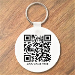 Llavero Personalizado Código QR Texto Moderno Negocio Blan<br><div class="desc">Cargue un código QR, agregue texto y cree fácilmente su cadena de claves personalizada. Haga clic en PERSONALIZAR MÁS AÚN para cambiar el color de fondo o del texto. Puede TRANSFERIR este DISEÑO a otros productos de Zazzle y ajustarlo para que se ajuste a la mayoría de los artículos de...</div>