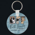 Llavero Personalizado Mejor Amigos Mejoren la Vida<br><div class="desc">Plantilla de BFF personalizada con relleno fotográfico de letra personalizado. Añade tus propias fotos para hacer un regalo para siempre a tus mejores amigos,  simples y elegantes. Un sentimiento encantador dice "Los mejores amigos hacen la vida mejor" Nombres personalizados.</div>