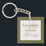 Llavero Personalized Bridesmaid<br><div class="desc">Thank your bridal party with this elegant personalized bridesmaid keychain, featuring a custom name design framed with a timeless green border. This thoughtful keepsake makes a beautiful and practical gift for bridesmaids, maid of honor, or any special member of your wedding party. The minimalist design pairs a classic neutral background...</div>