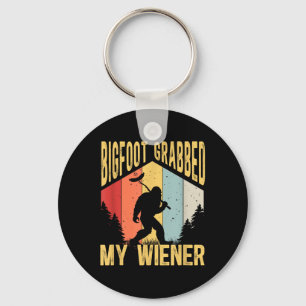 Llavero Pie Grande Agarró Mi Wiener Funny Bbq Sasquatch _1