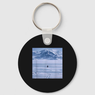 Llavero Pingüino Solitario Caminando Hacia Montaña Arte Gr