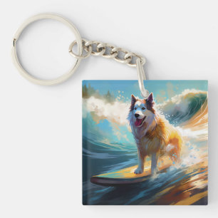 Llavero Pintura de Alaskan Malamute Surfing en la Playa