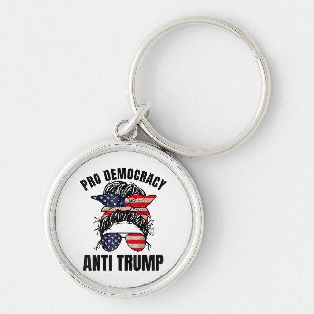 Llavero Pro Democracia - Bandera estadounidense anti Trump (Frente)