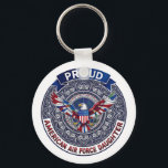 Llavero Proud American Air Force Daughter<br><div class="desc">This design features colorful American eagle with its wings widely spread. The eagle is located over the magic mandala and is decorated with the USA flag. The colorful text "Proud American Air Force Daughter" goes around the image. A beautiful family gift for a girl or woman. Do not forget to...</div>