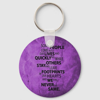 LLAVERO PURPLE ALGUNAS PERSONAS DEJAN IMÁGENES EN SU CORAZ