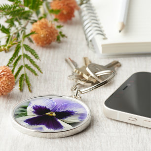 Llavero púrpura profundo sobre la marsopa blanca