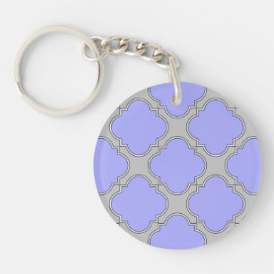 Llavero Quatrefoil periwinkle y gris
