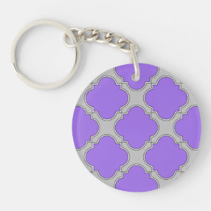 Llavero Quatrefoil púrpura y gris
