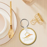 Llavero Real Estate Company Gold House Personalizado Realt<br><div class="desc">Esta cadena de claves de la empresa inmobiliaria de moda está hecha personalizado con su compañía de propiedades inmobiliarias y nombre del agente. Estos elegantes artículos de marketing de oro cuentan con una casa de bonito con una tintorería en la parte superior y elegantes curvas debajo. Personalice estos regalos de...</div>