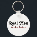 Llavero Real Men Make Twins – Funny Dad Gift<br><div class="desc">Double the trouble,  double the pride! This “Real Men Make Twins” design is perfect for proud twin dads who deserve a laugh and some recognition. Great for Father’s Day,  baby announcements,  or as a funny gift from mom,  friends,  or family. Show off that twin dad status with style!</div>