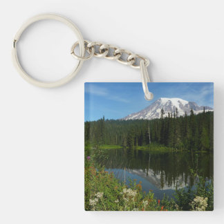 Llavero Reflejo del lago del Monte Rainier con flores silv