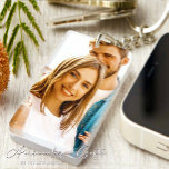 Llavero Regalo simple de Personalizado para foto de novio<br><div class="desc">Sorprenda a su pareja con un regalo significativo, personal, cortesía de esta Cadena de fotos simple Personalizado. Todo nudo de amor y de memoria apreciada puede ser inmortalizado con este regalo único. Un perfecto recuerdo, esta cadena de claves incorpora una foto de tu elección, capturando un momento precioso entre tú...</div>