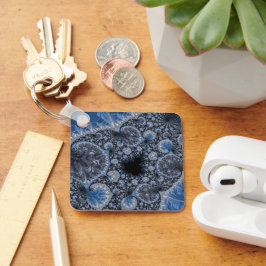 Llavero Resumen de fractal intrincado azul y negro